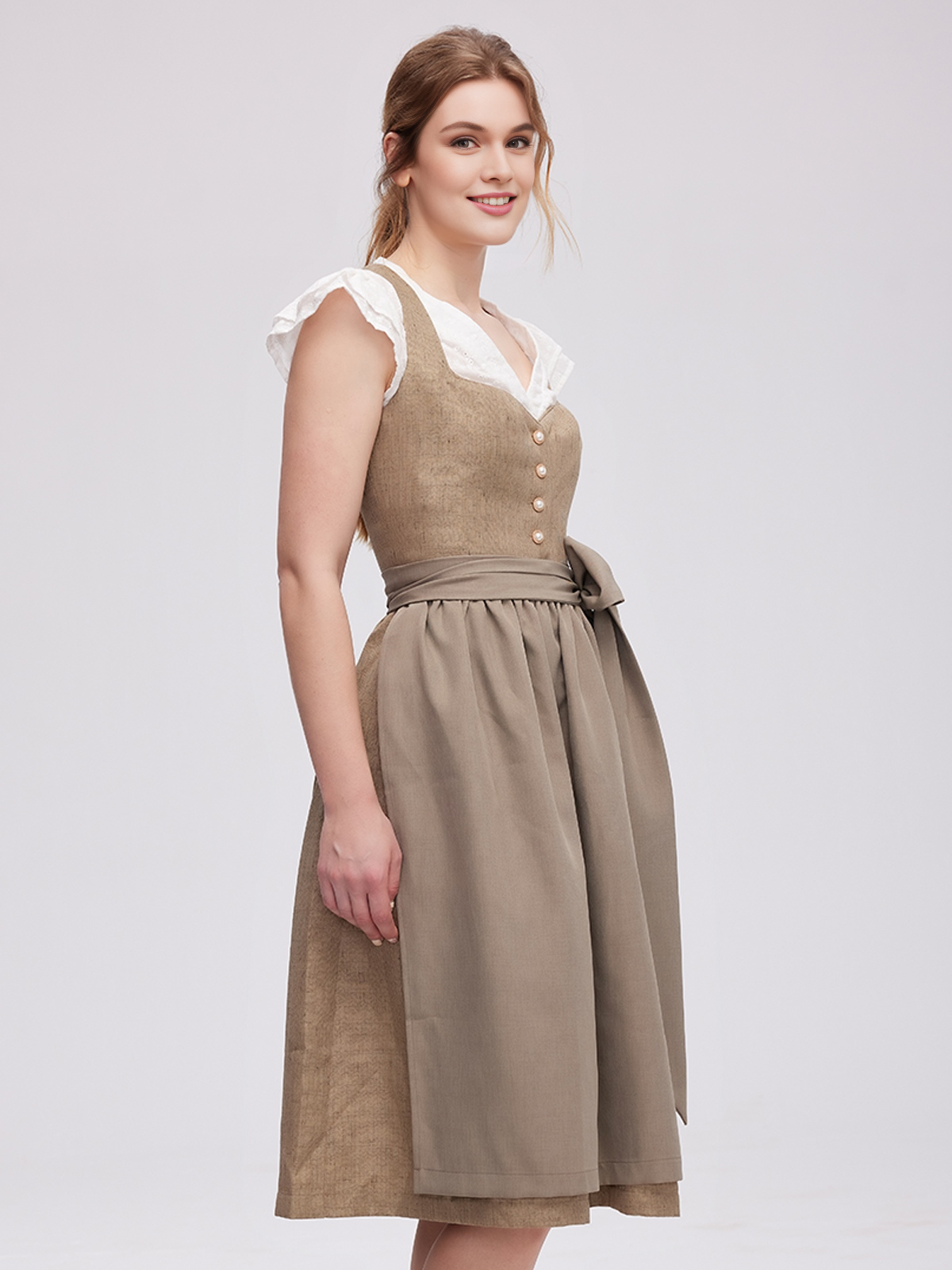 Modernes Dirndl mit Reißverschluss vorne in Grün
