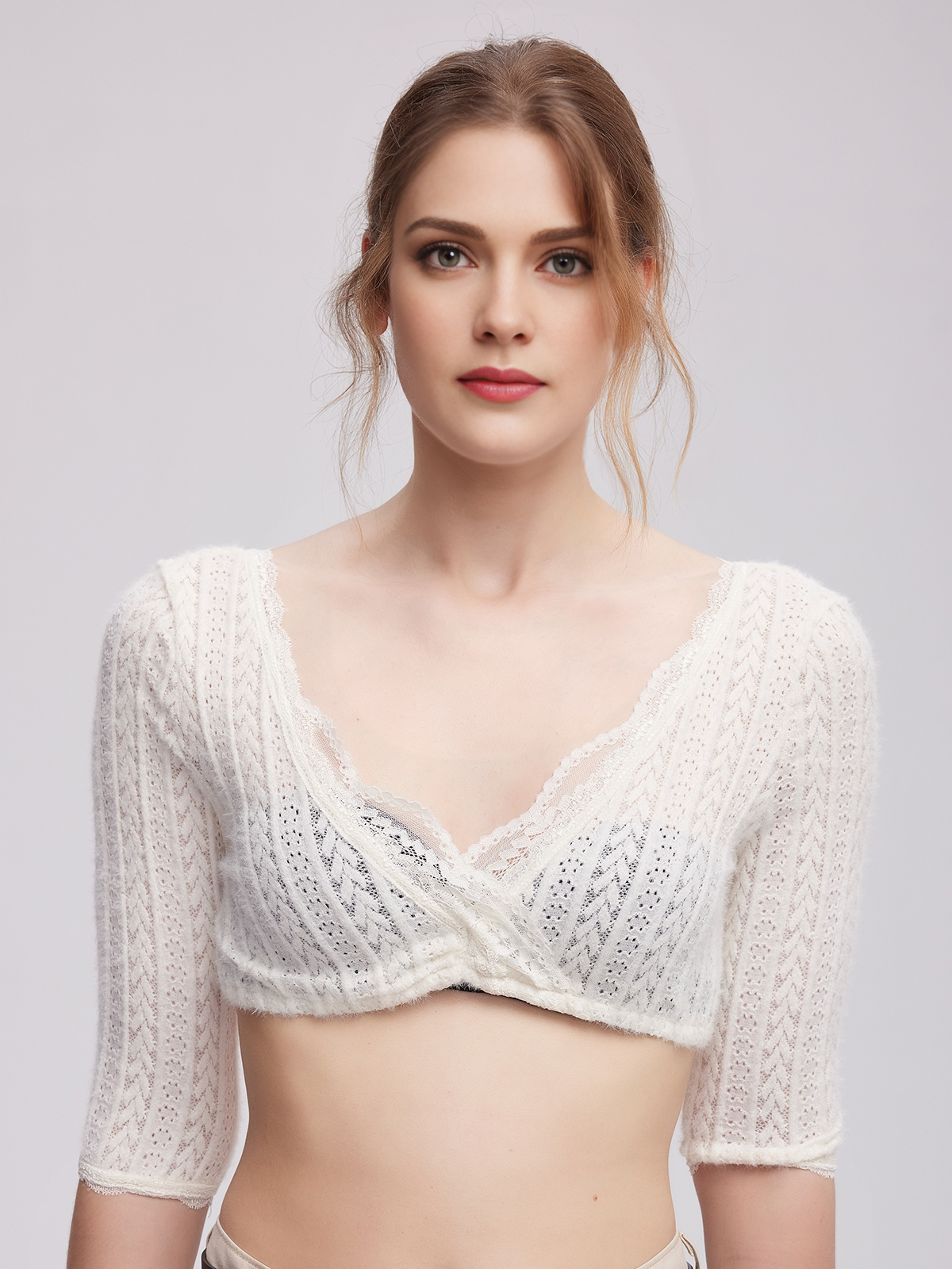 Grünes Samt Dirndl mit weißer Bluse