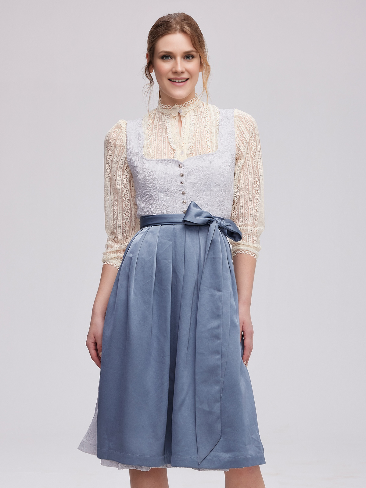 Dirndl midi grün in einem modernen Design