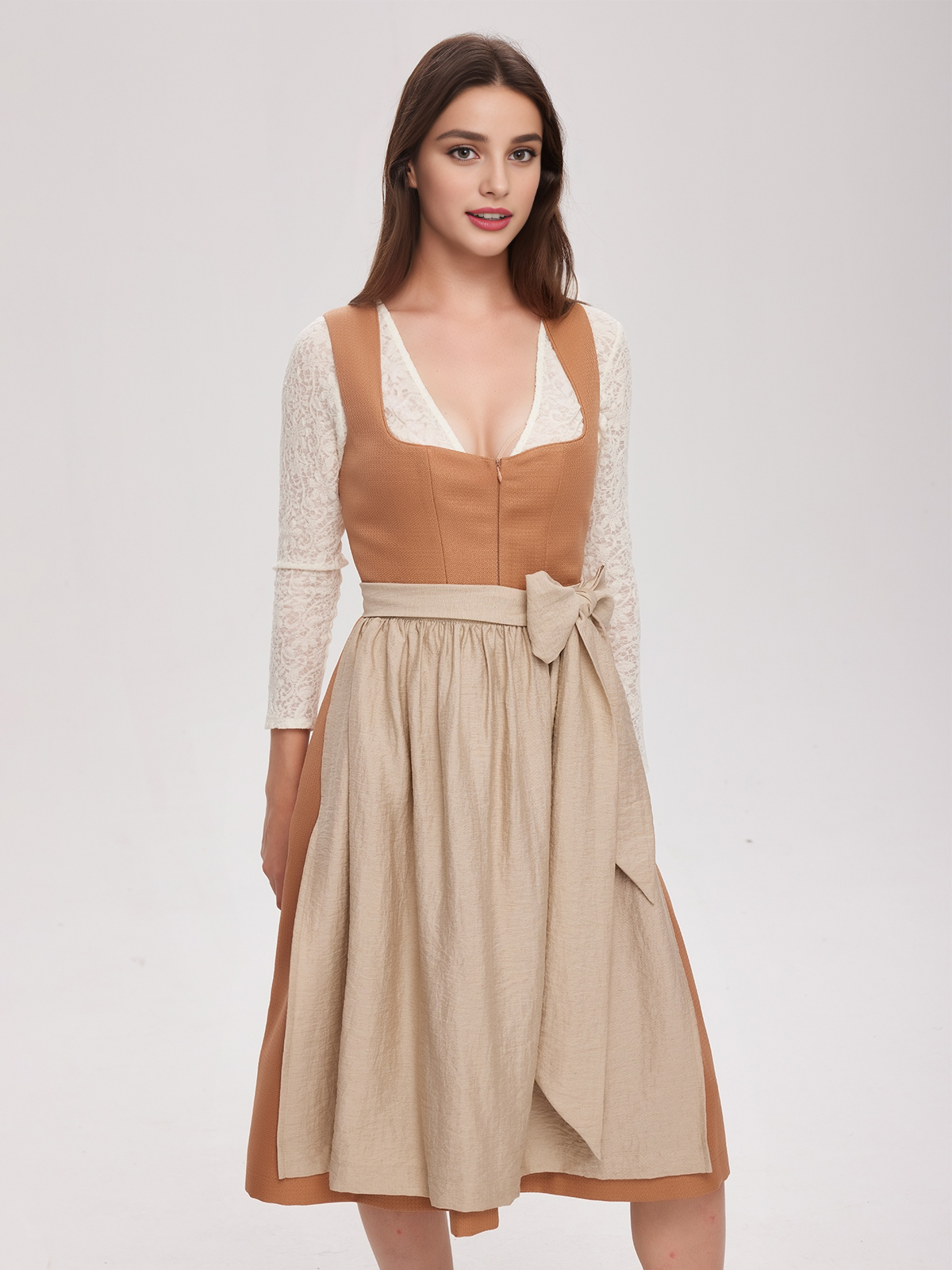 Dirndl in Orange – ein kontrastreicher Look