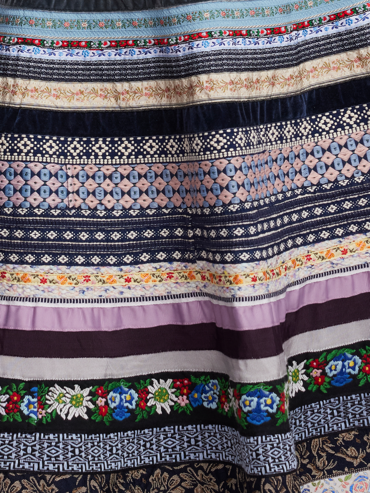 Modernes Dirndl in Blau