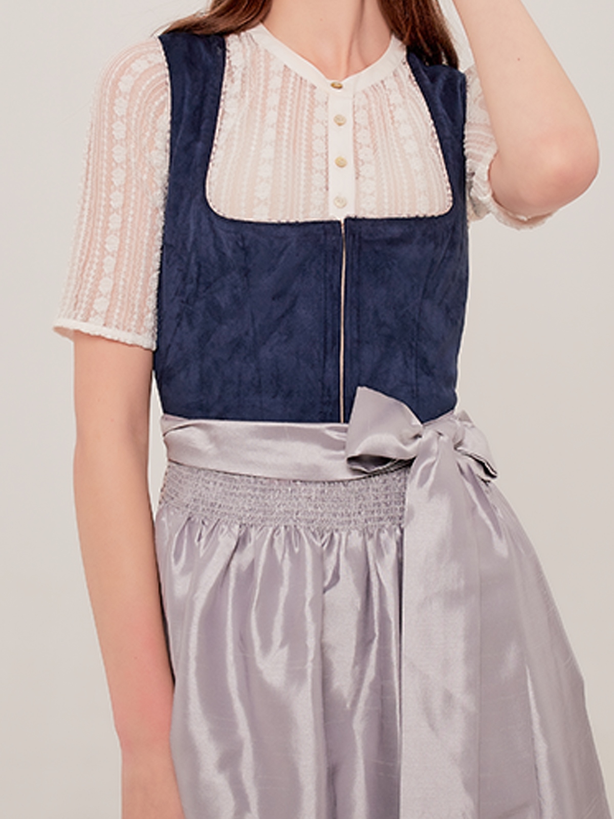 Dirndlbluse in Blau