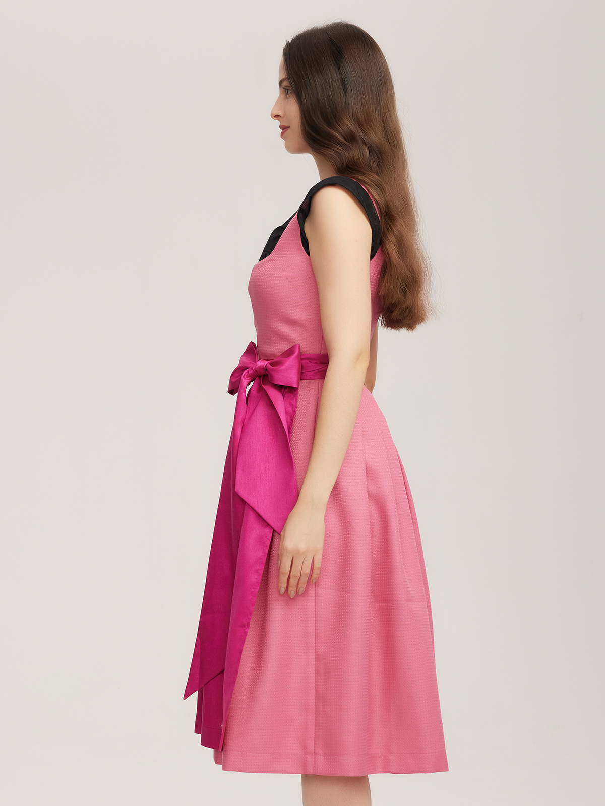 Modernes rotes Dirndl kurz in Pink
