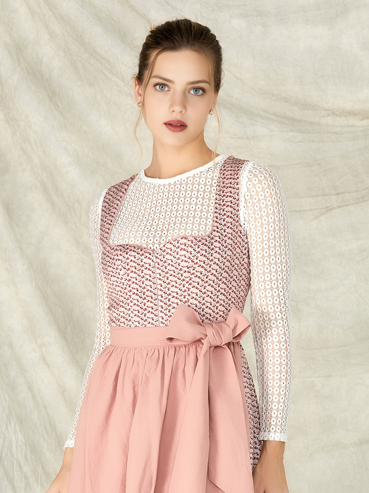 Dirndl-Bluse in Rosa