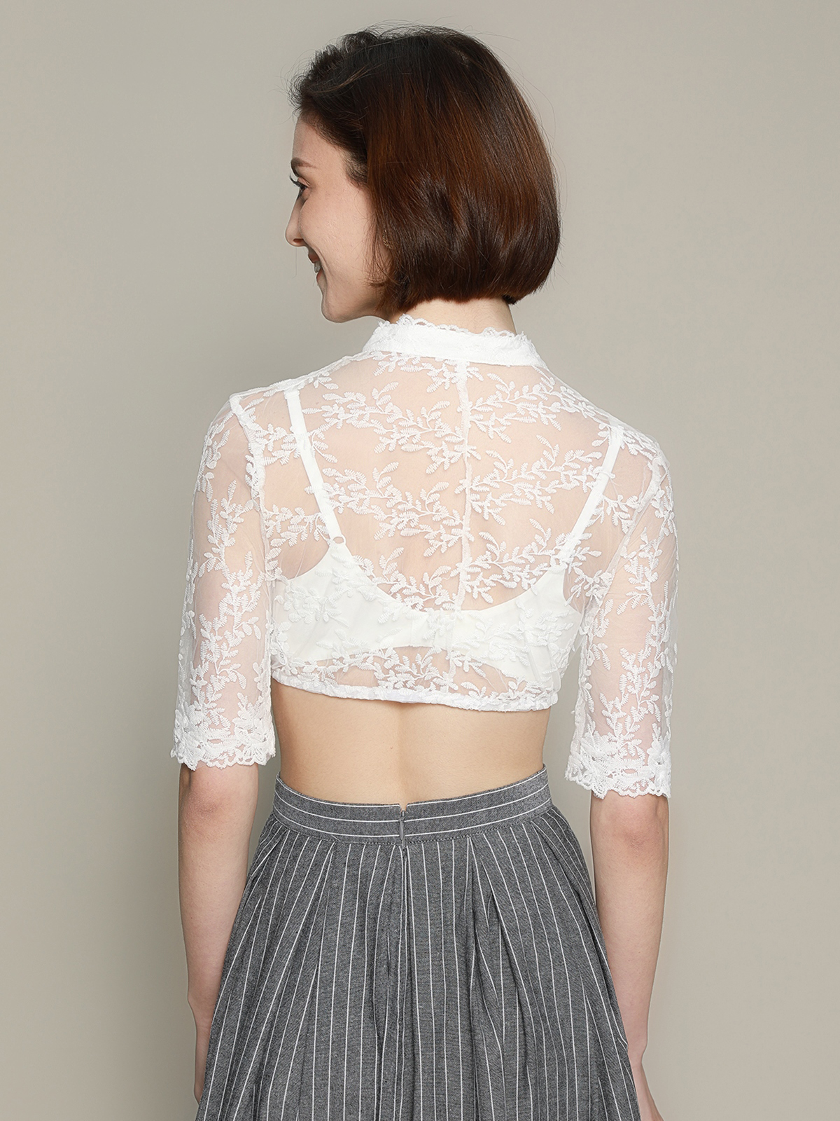Ehreer Dirndl in Weiß – Eleganz pur