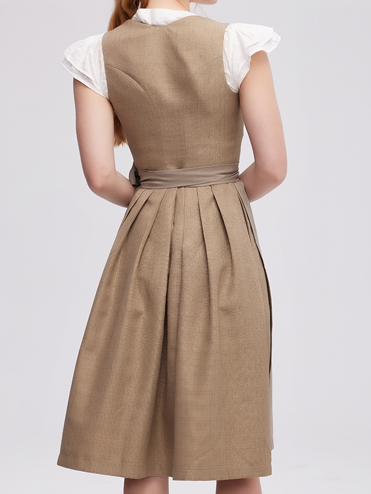 Dirndl in Grün mit 70 cm Rocklänge