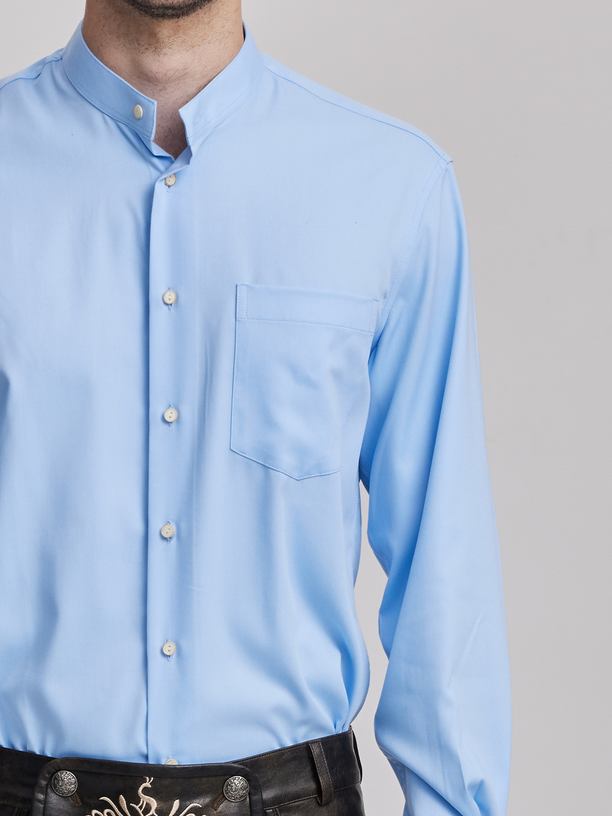 Moderne Dirndlbluse in Dunkelrot