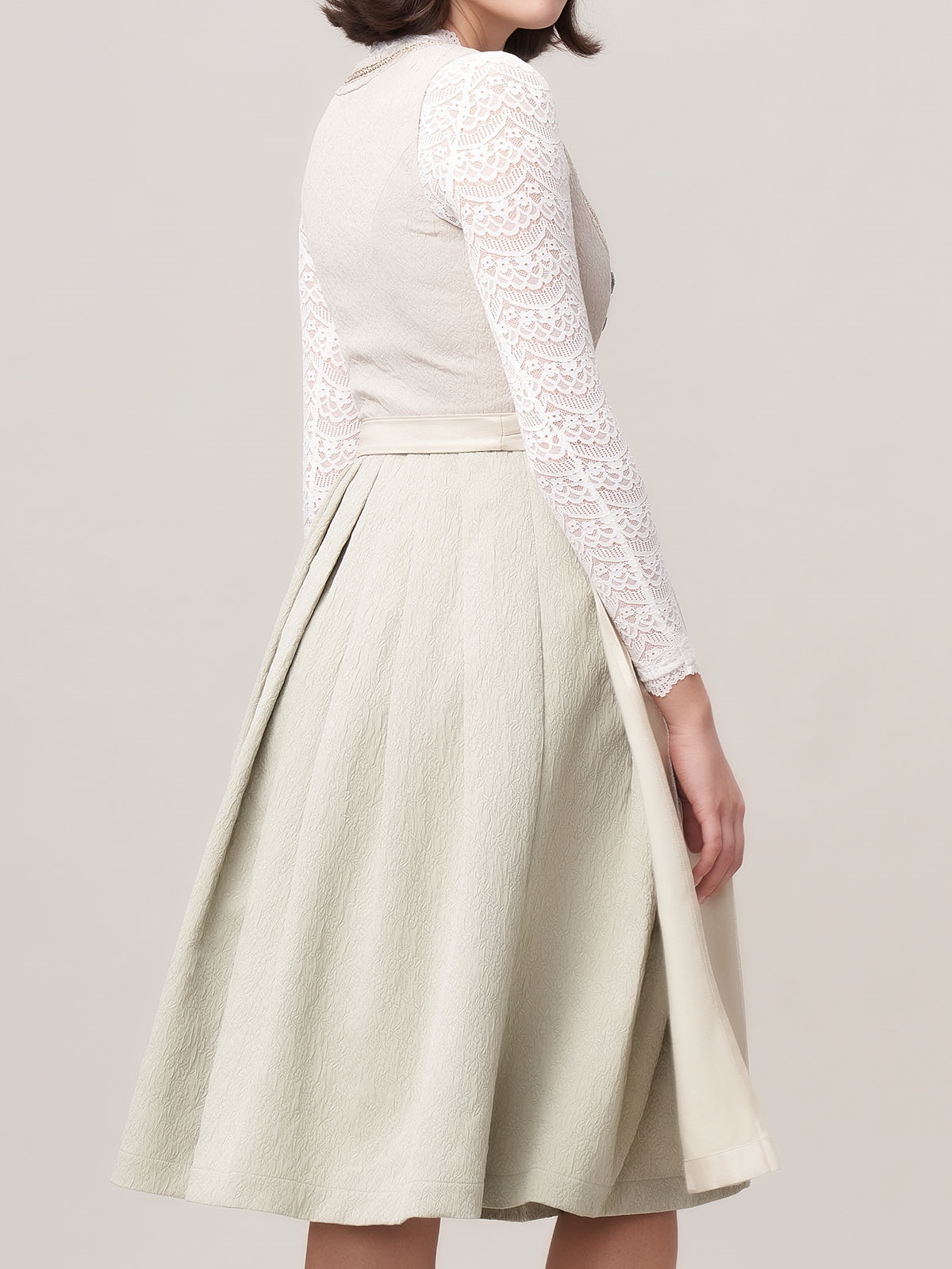Modernes einfarbiges Dirndl in Beige