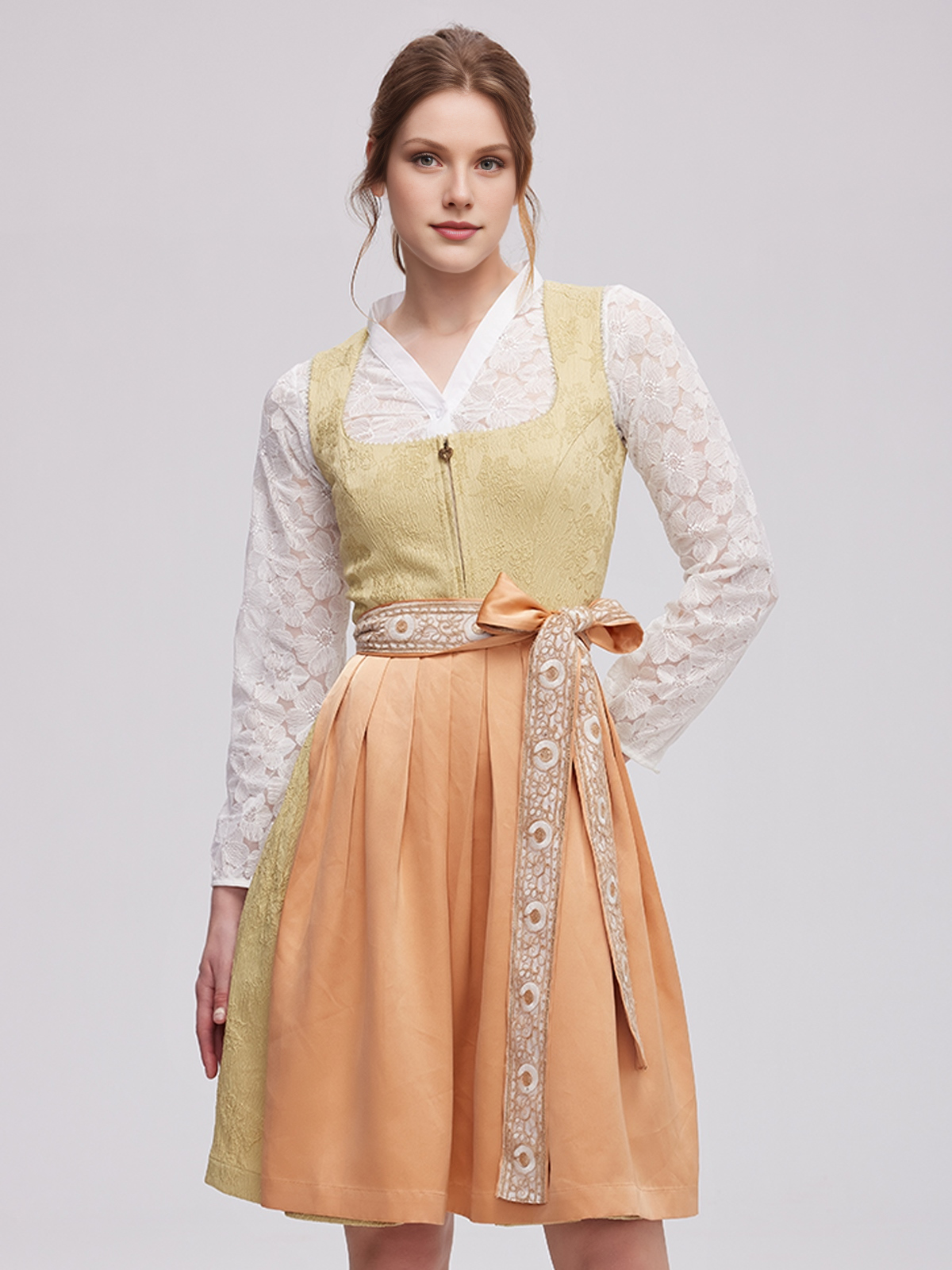 Dirndl in Gelb – ein sommerlicher Hingucker