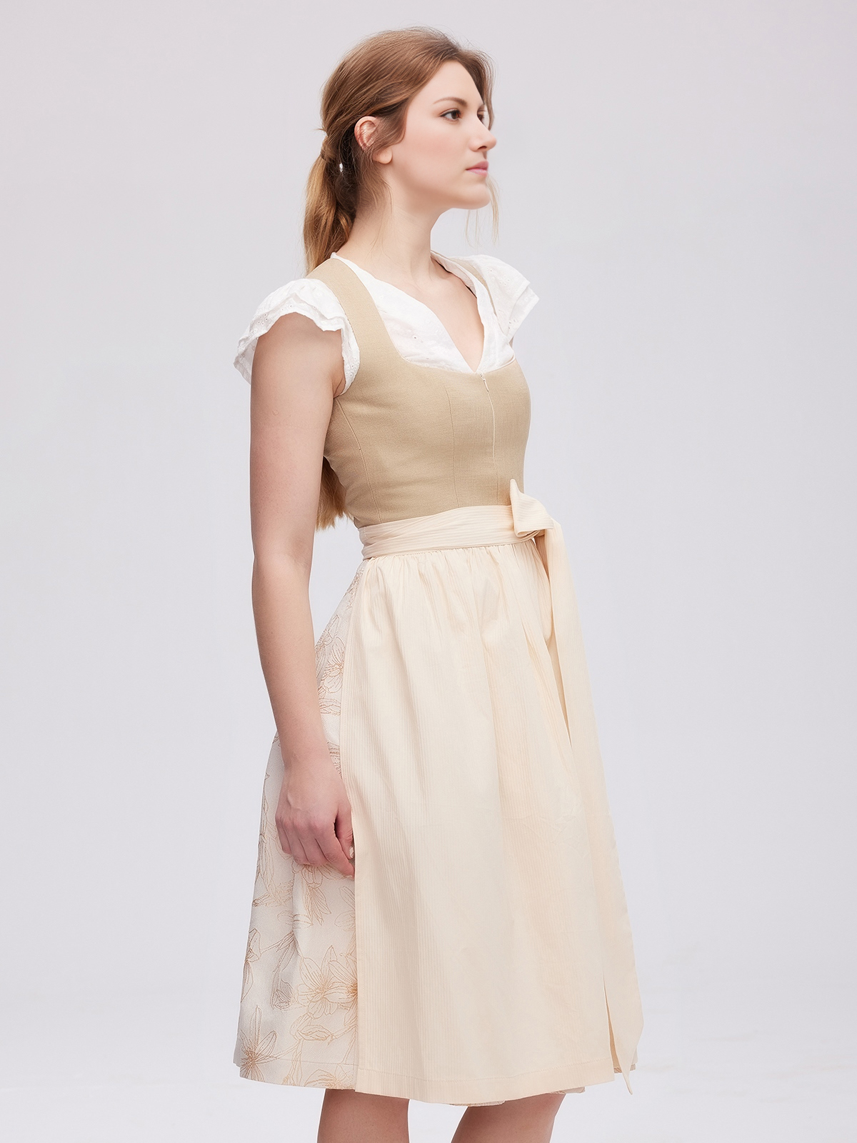 Dirndl Samt Grün – Eleganz in Perfektion
