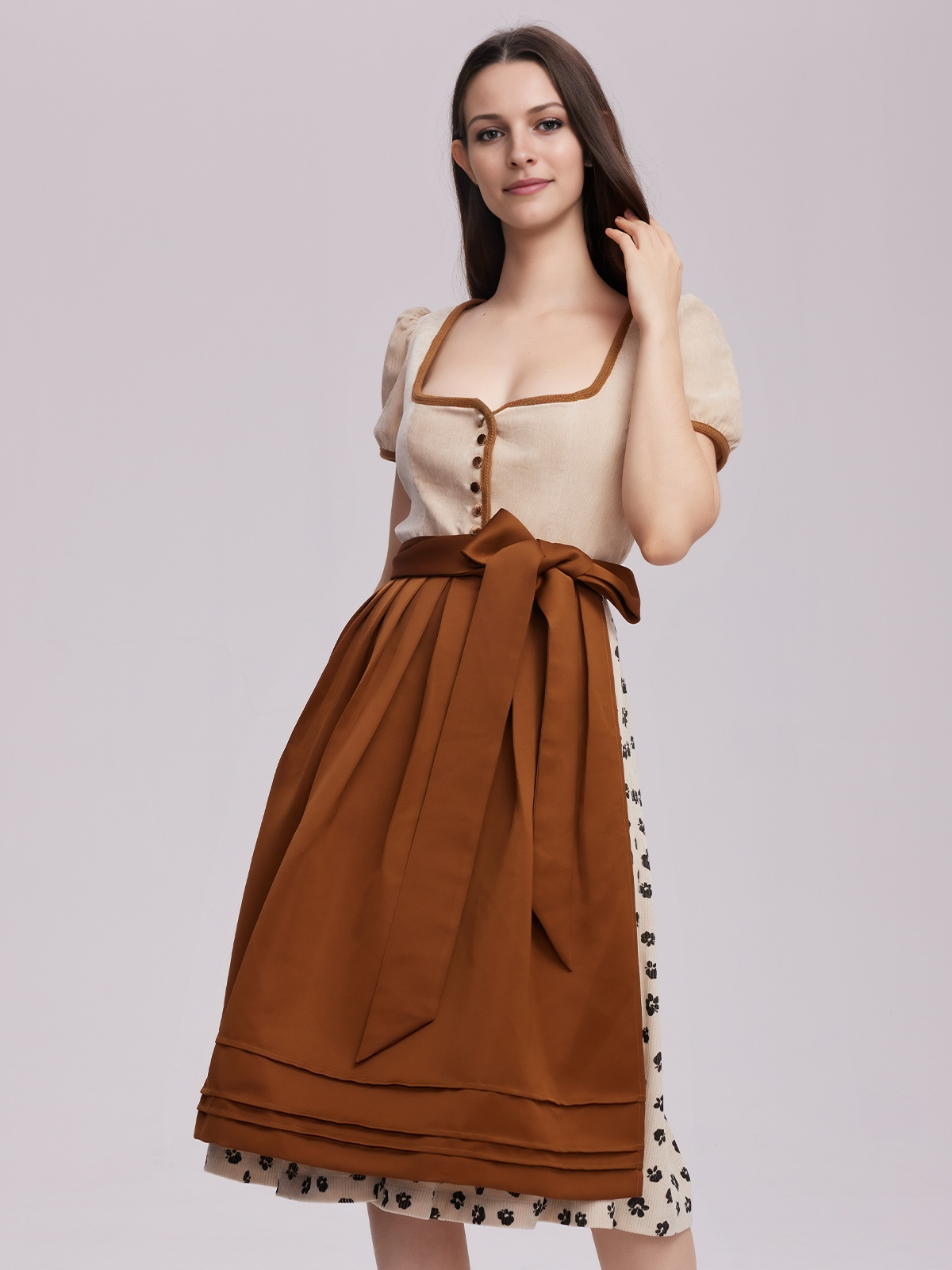Rosa Dirndl mit floralen Details
