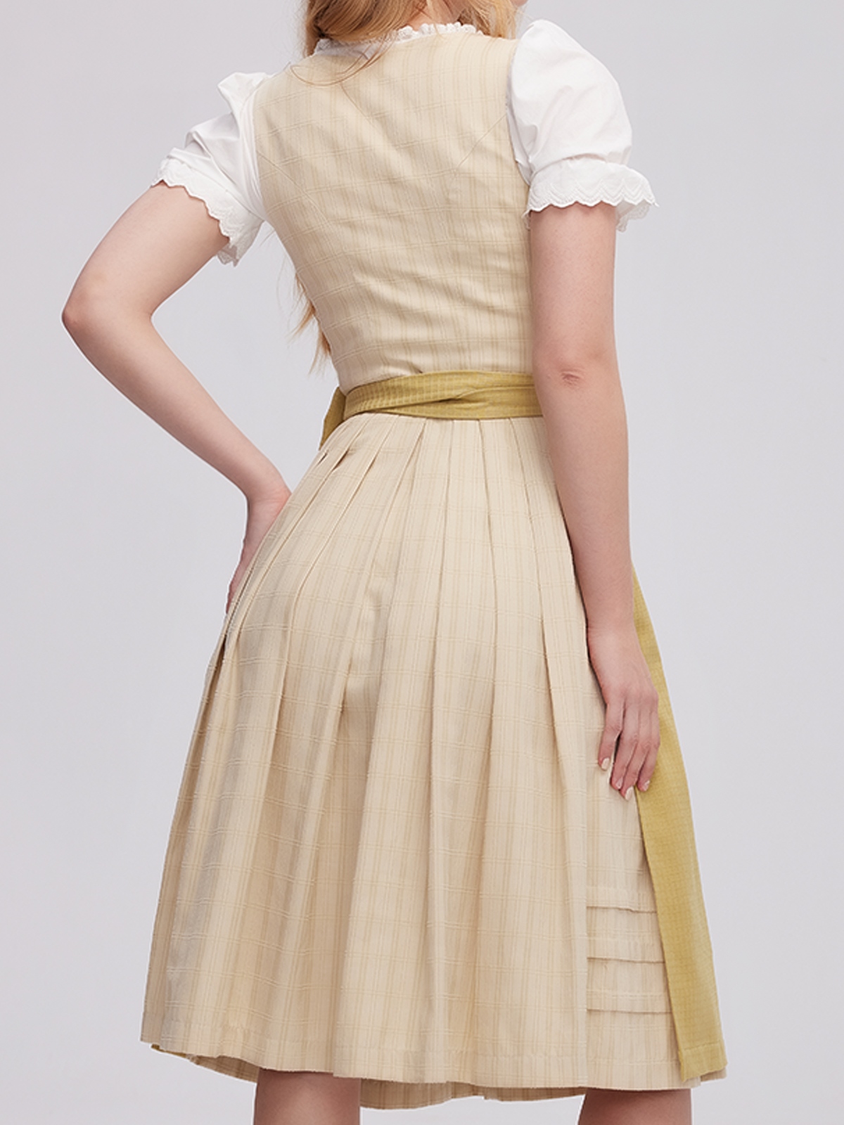 SamtDirndl in Grün